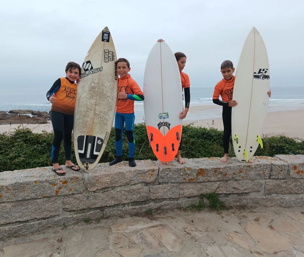 Alquiler de tabla de surf para principiantes en Barreiros (Lugo)  Sensación Surf