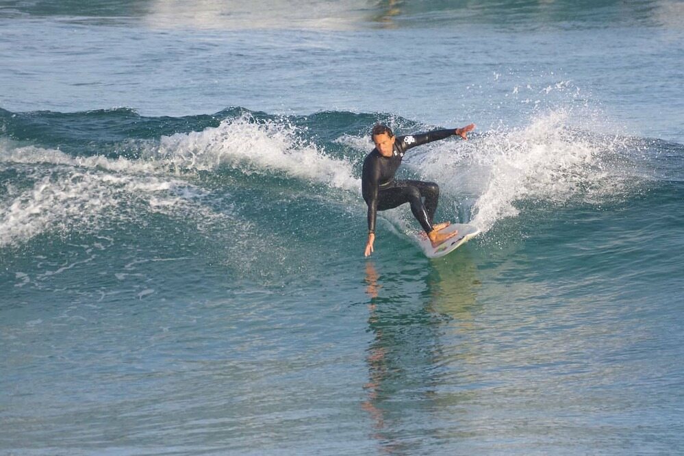 Clases de surf para adultos en Barreiros ¡llama ya!